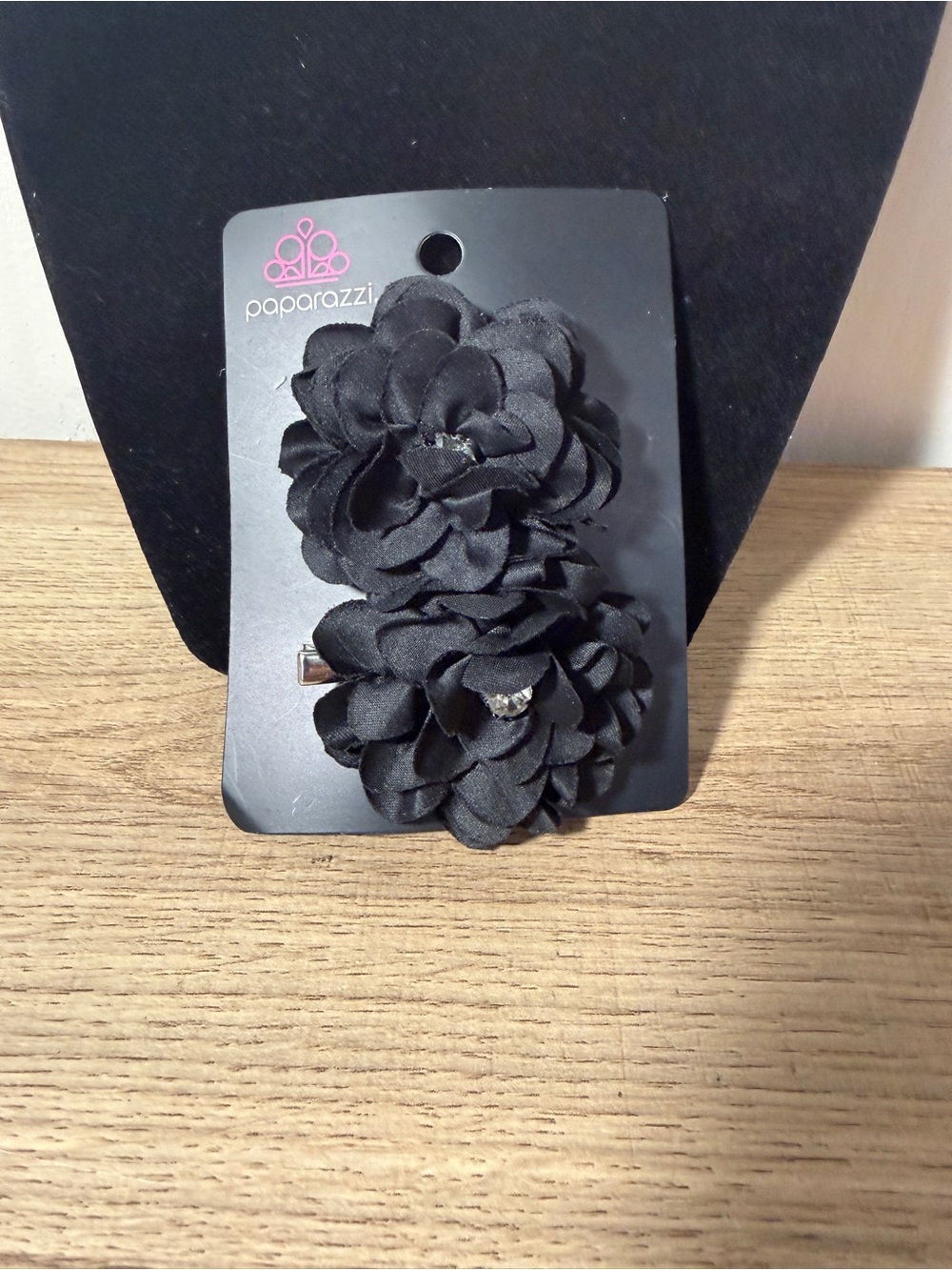 paparazzi Black Fabric Flower Clip Set with Rhinestone Accent